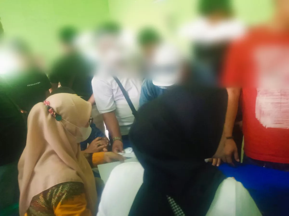 ANTRI BERJAM-JAM DEMI Rp50.000 DI BUMI AYU: DI MANA MARTABAT WARTAWAN PRINGSEWU