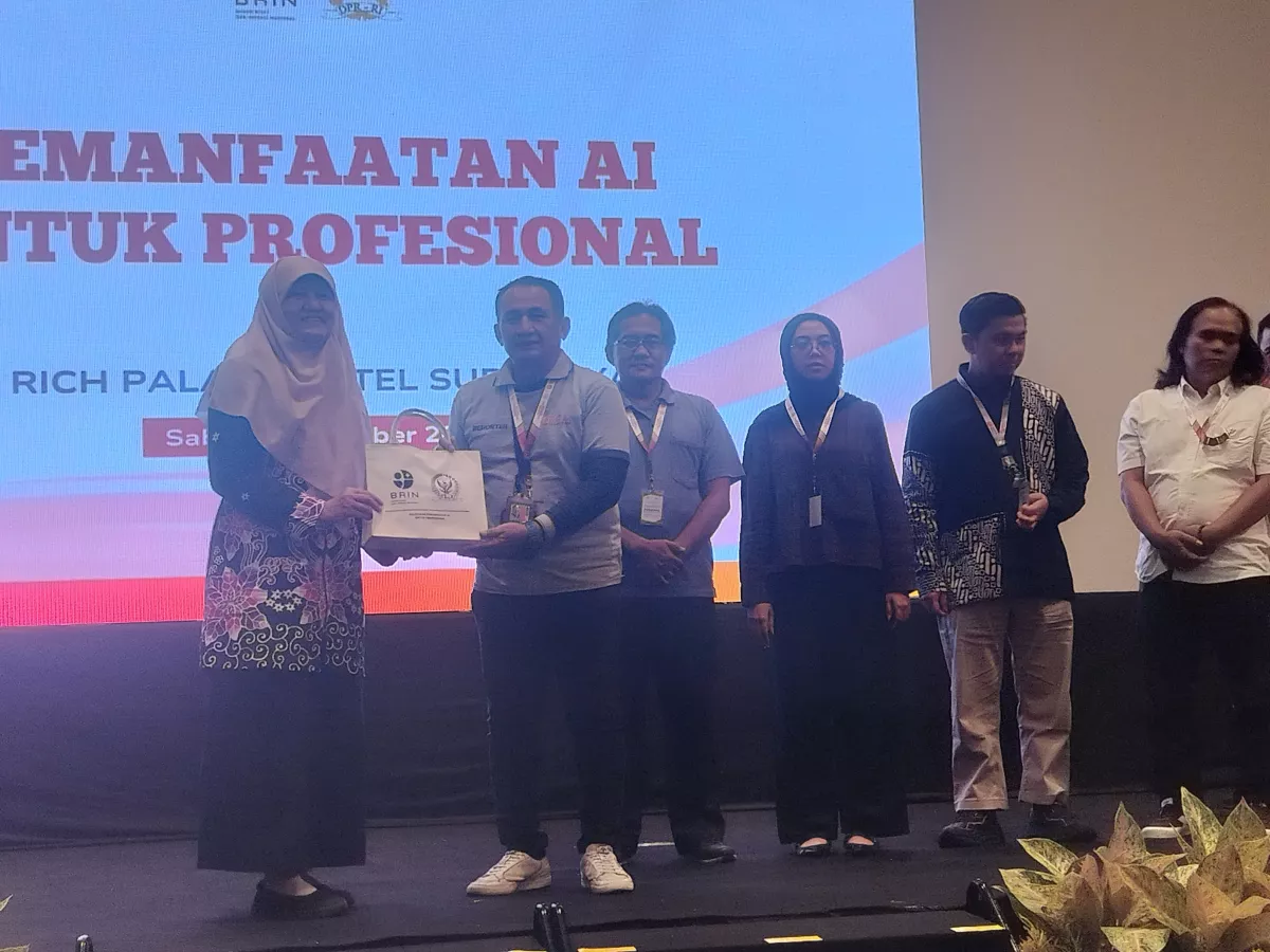 Pelatihan AI untuk Wartawan Surabaya, BRIN Ingatkan Bahaya Hoaks dan Konten Tak Terverifikasi