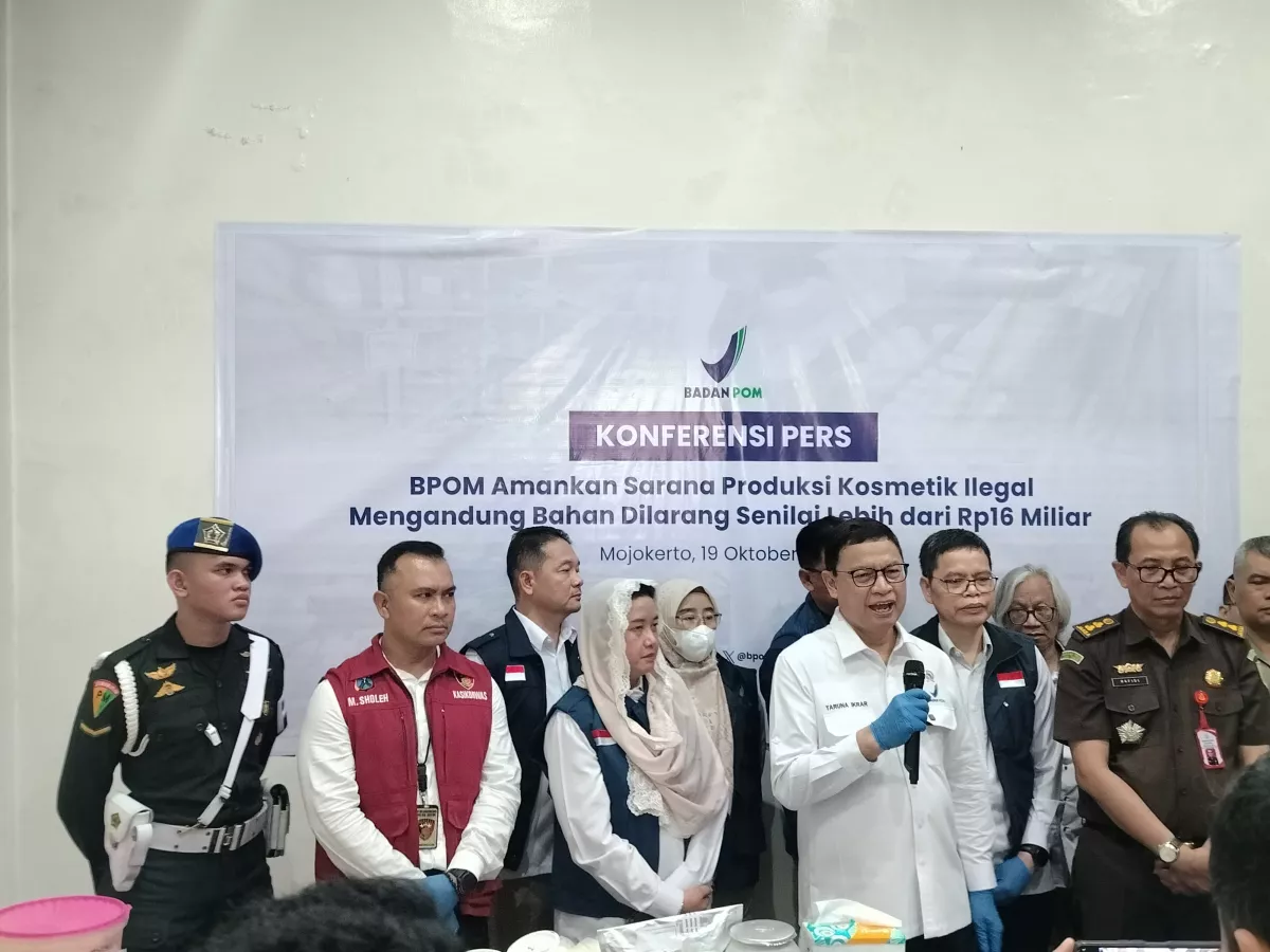 BPOM RI dan BBPOM Surabaya Bongkar Produksi Kosmetik Ilegal di Mojokerto, Barang Bukti Rp16,17 Miliar