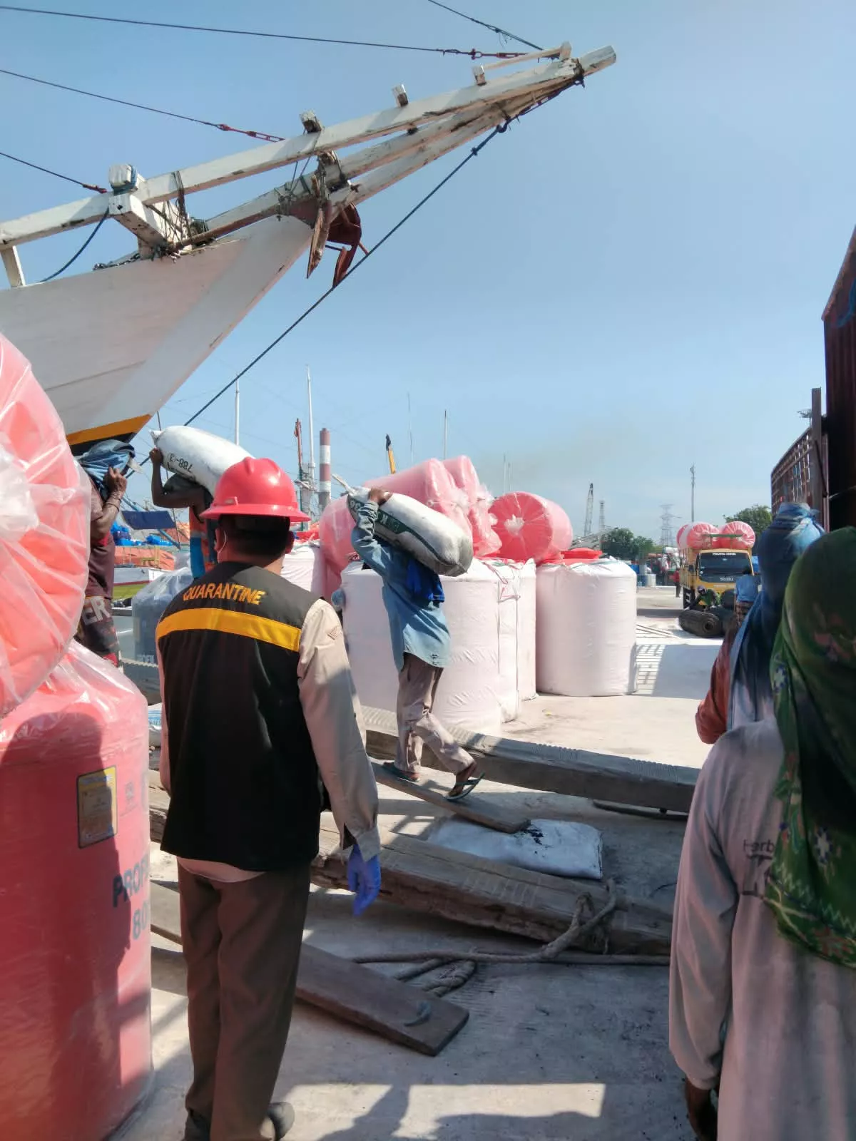 Cegah Penyebaran Avian Influenza, Karantina Perketat Pengawasan Kompos Berbahan Kotoran Ayam