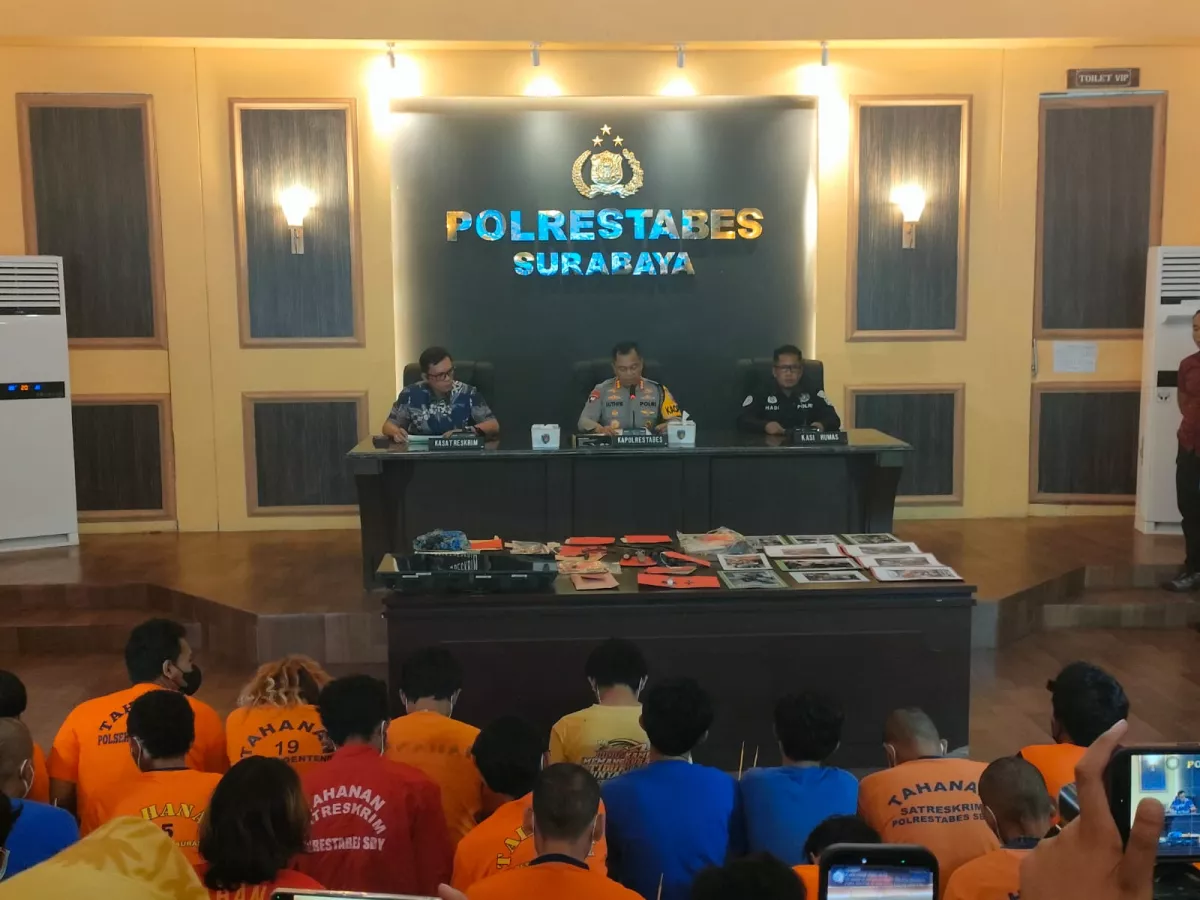 Ungkap Kasus C3 Polrestabes Surabaya bersama Jajaran Polsek  , Menangkap 112 Tersangka Dalam 157 Kasus