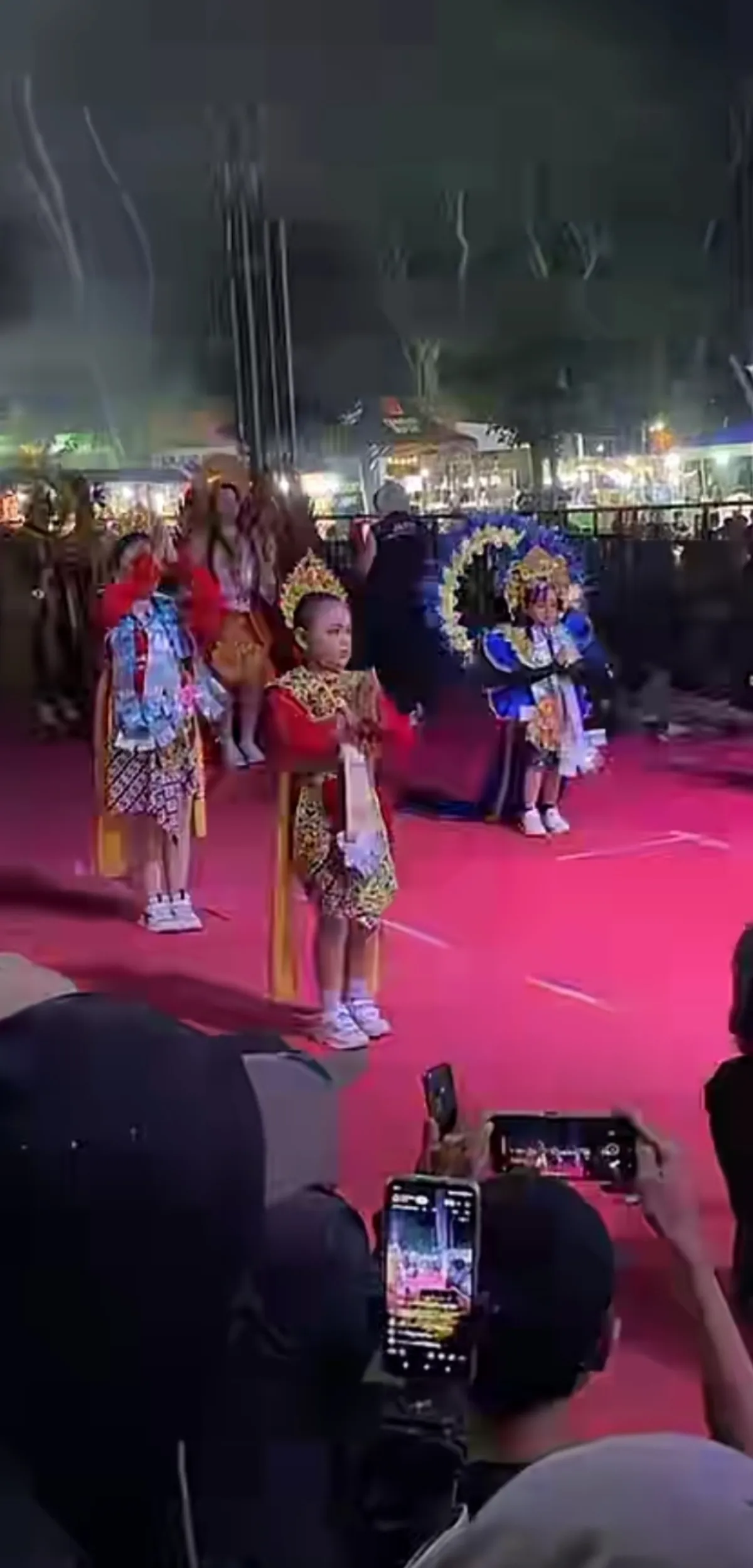 GEMPAR!! FESTIVAL KARNAVAL DESA BULU REJO KECAMATAN BENJENG GRESIK BERLANGSUNG SANGAT MERIAH, WARGA TERHIBUR SEMUA