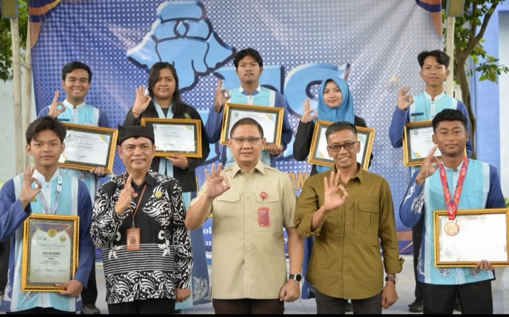Aries Agung Paewai Apresiasi 11 Siswa Berprestasi SMAN 1 Glagah Banyuwangi, Bukti Nyata Dukungan Pendidikan Jatim