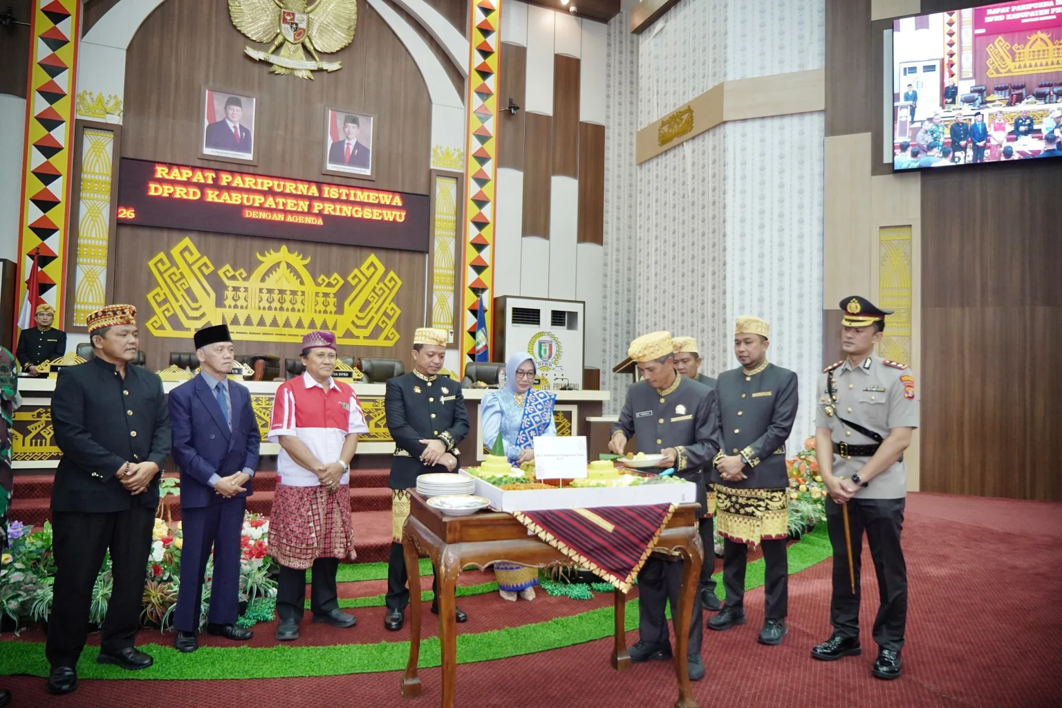 Rapat Paripurna Istimewa HUT ke 17 Kabupaten Pringsewu, Bupati Ajak Perkuat SDM dan Kemandirian Ekonomi Daerah