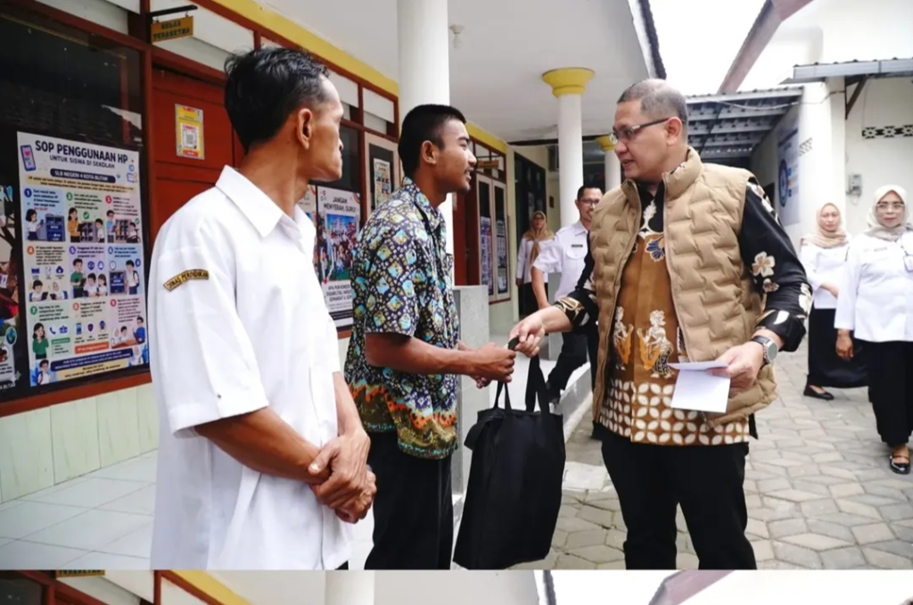 Komitmen Pendidikan Inklusif, Kadisdik Jatim Tinjau SLB Negeri 4 Kota Blitar