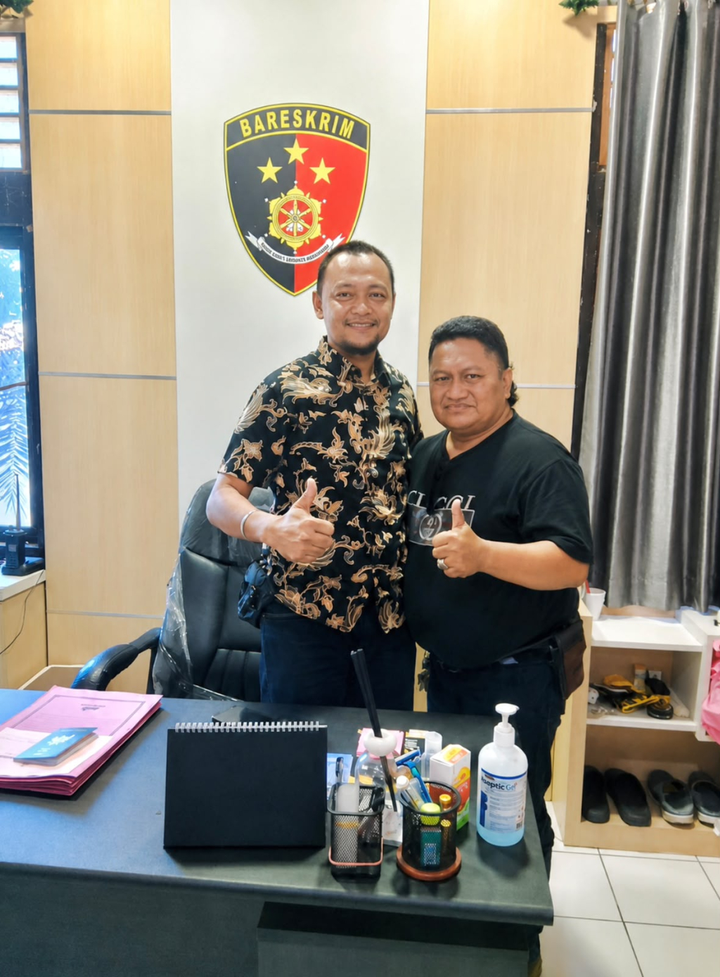 Abah Samsul Sambangi Kanit Reskrim Polsek Kenjeran