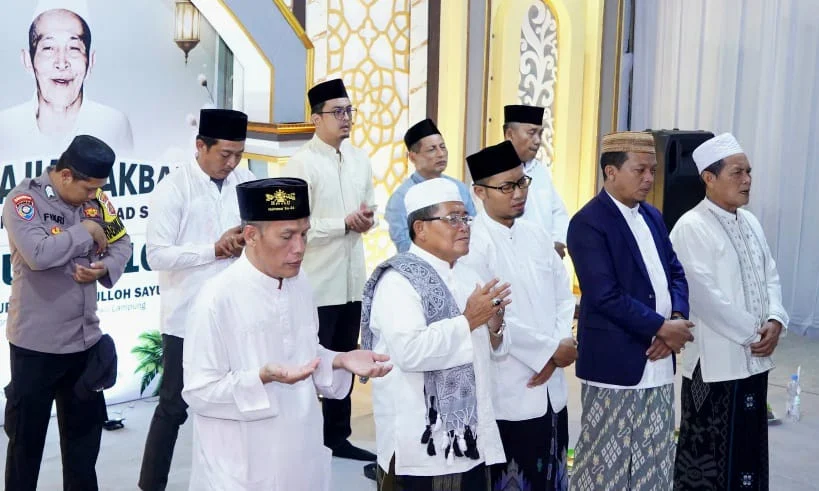 Bupati Pringsewu Hadiri Peringatan Maulid Nabi dan Haul KH. Abdullah Sayuti