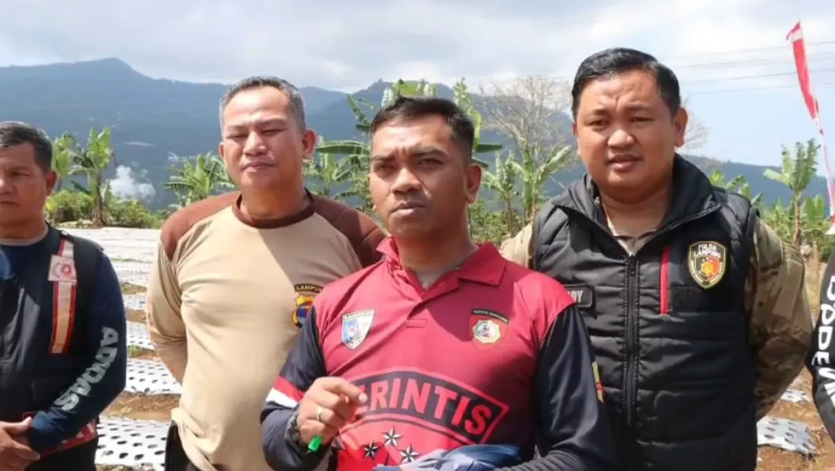 Kapolres Tanggamus Tinjau Penanaman Kedua Bawang Putih di Pekon Ngarip dan Ngobarmas di Sukamaju