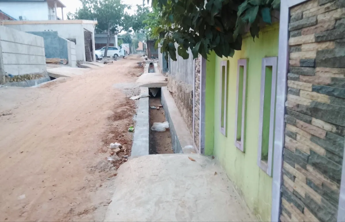 Drainase di Bangun di GG Damai ,Warga Ucapkan Terimakasih ke Bunda Eva